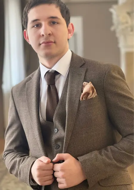 Я Эрбулат, 20, знакомлюсь для постоянных отношений в Санкт-Петербурге