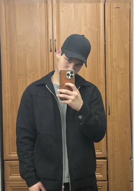 Я Азиз, 18, знакомлюсь для открытые отношения в Москве