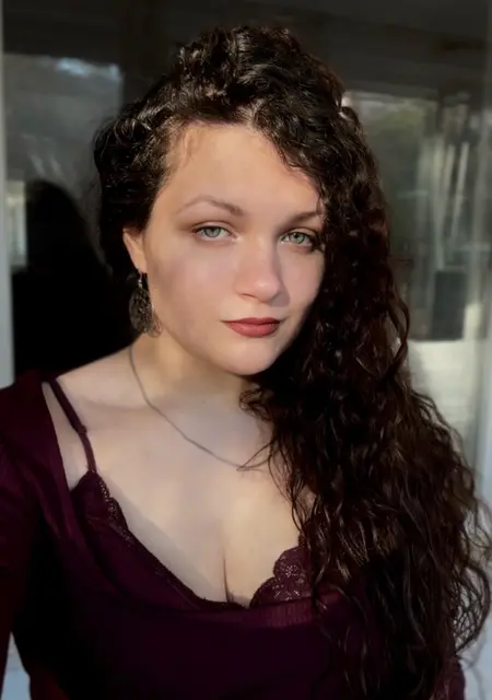 Я Света, 25, знакомлюсь для приятного времяпровождения в Ялте