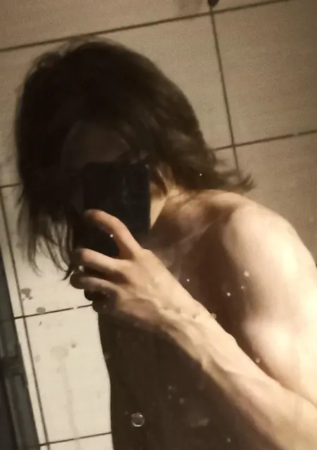 Данил з Єнакієвого, мені 18 років, познайомлюсь на одну ніч