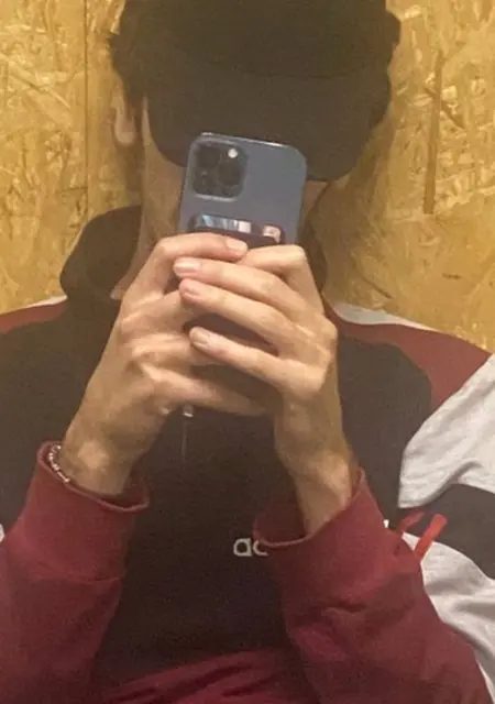 Я Артур, 19, знакомлюсь на одну ночь в Вологде