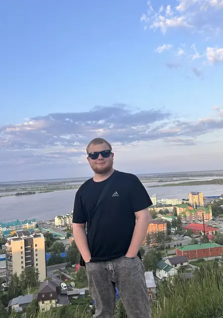 Я Михаил, 25, из Нягани, ищу знакомство для открытые отношения