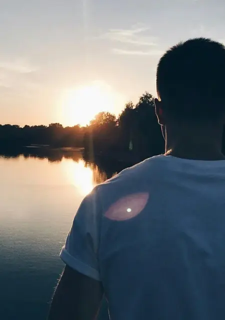 Я Дмитрий, 21, из Пскова, ищу знакомства без обязательств