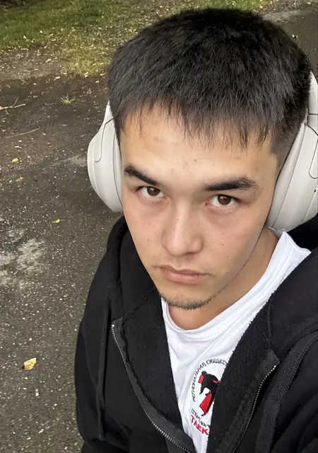 Dntes из Мурманска, ищу на сайте знакомства на одну ночь