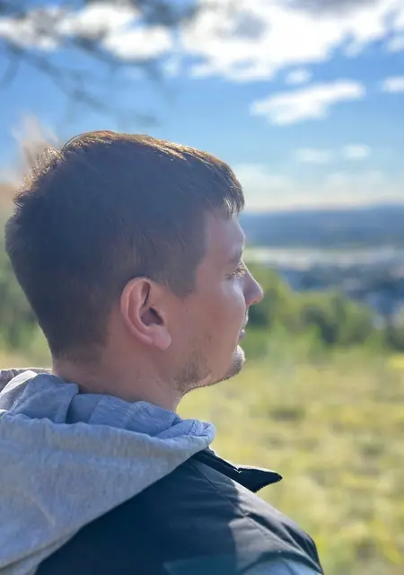 Я Максим, 28, знакомлюсь без обязательств в Миассе