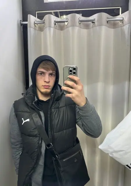 Тимур из Анапы, мне 18, познакомлюсь без обязательств