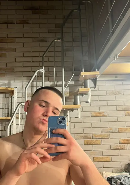 Александр из Санкт-Петербурга, ищу на сайте открытые отношения