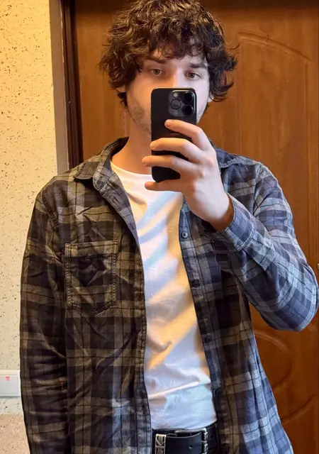 Назар из Москвы, мне 22, познакомлюсь для вирта