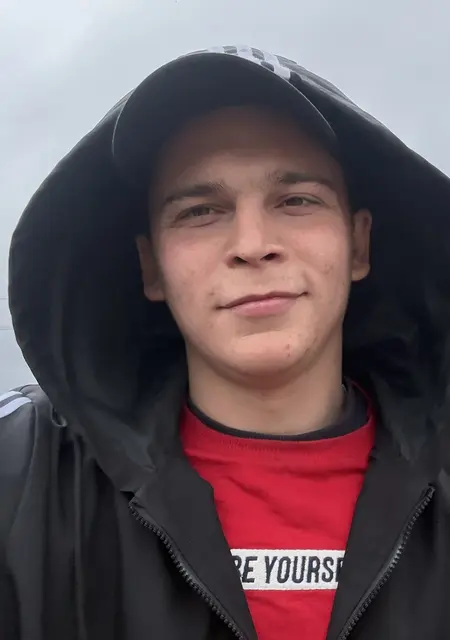 Я Aleksey, 28, из Санкт-Петербурга, ищу знакомство для дружбы