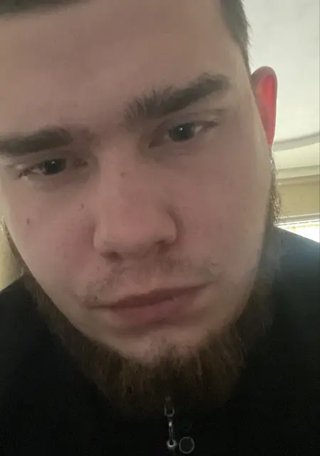 Антон из Санкт-Петербурга, ищу на сайте открытые отношения