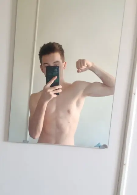 Стас из Пензы, мне 18, познакомлюсь на одну ночь