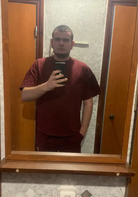 Михаил из Ельца, мне 21, познакомлюсь для дружбы