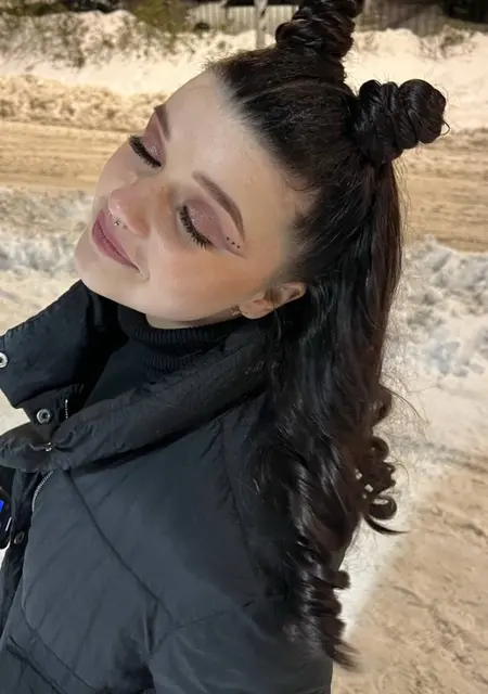 Я Карина, 18, из Петрозаводска, ищу знакомство для общения