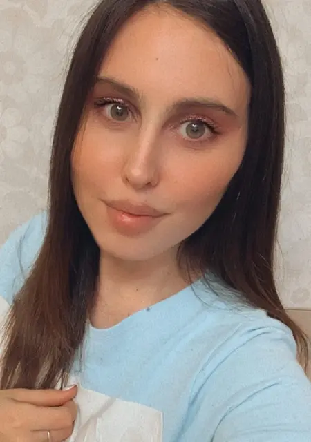 Я Юлианна, 29, знакомлюсь для общения в Омске