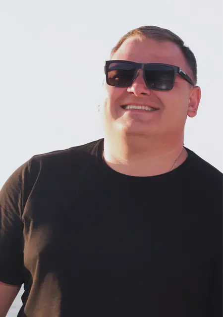 Я Андрей, 32, из Смоленска, ищу знакомство для приятного времяпровождения