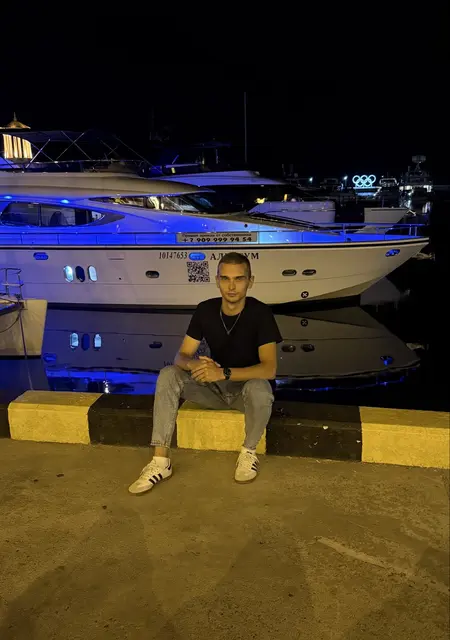 Данил из Хабаровска, ищу на сайте знакомства на одну ночь