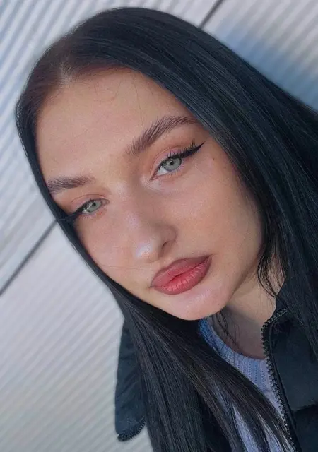 Ксения из Екатеринбурга, ищу на сайте знакомства на одну ночь