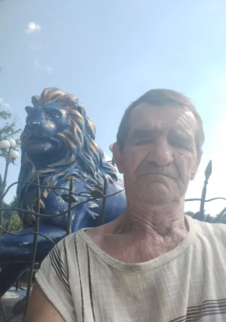 Я Леонид, 70, из Москвы, ищу знакомство для дружбы