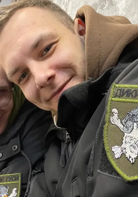 Я Артем, 23, знакомлюсь на одну ночь в Железногорске