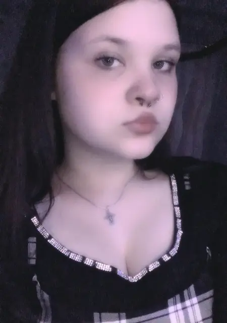 Я Анастасия, 20, знакомлюсь без обязательств в Великих Луках