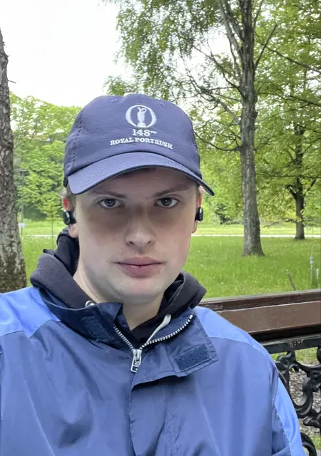 Я Максимка, 24, из Москвы, ищу знакомство для постоянных отношений
