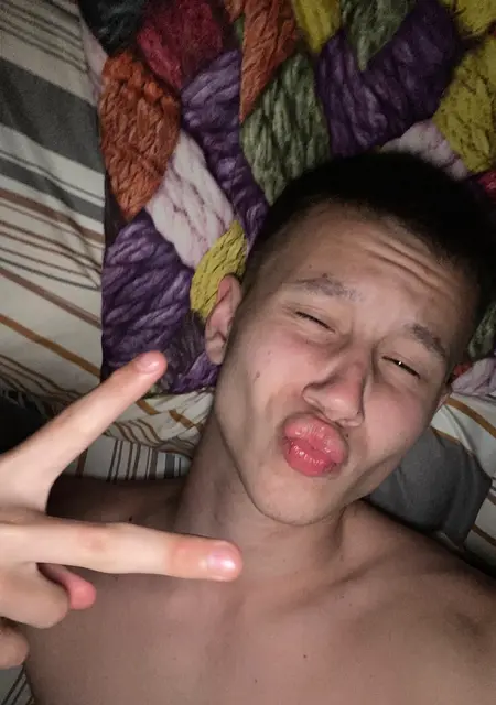 Денис из Геленджика, ищу на сайте знакомства на одну ночь