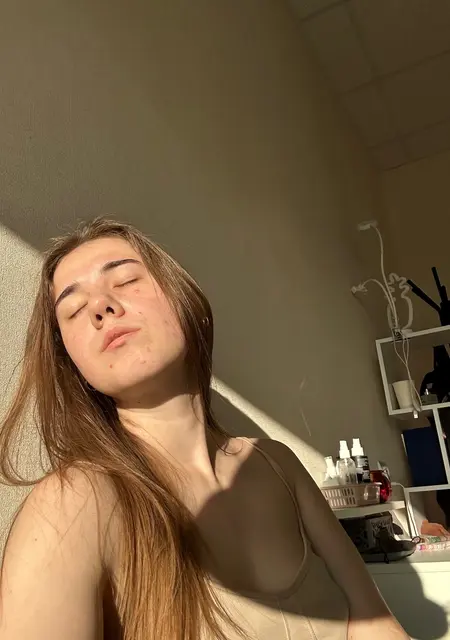Я Елена, 22, знакомлюсь на одну ночь в Томске