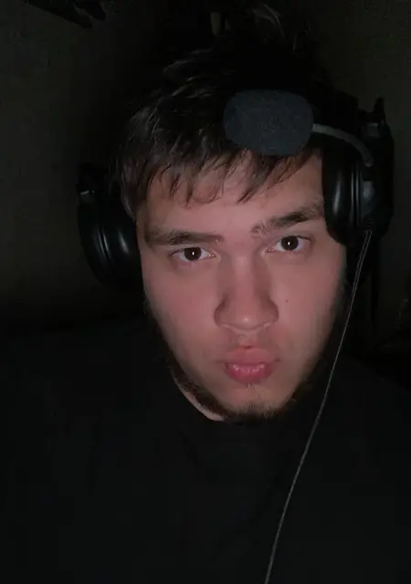 Даниил из Ижевска, ищу на сайте общение