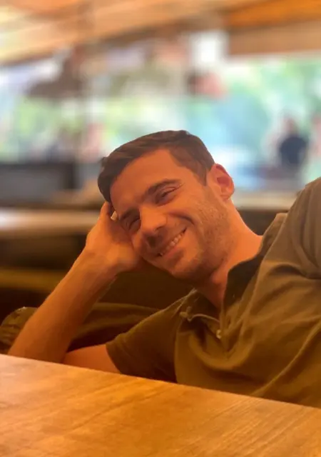 Я Mikhail, 29, из Санкт-Петербурга, ищу знакомства без обязательств