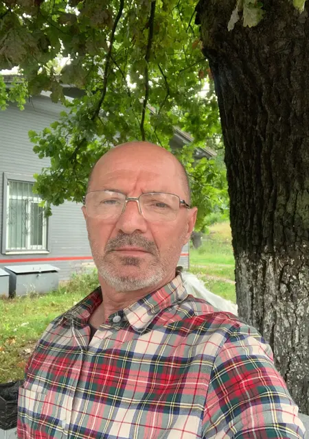 Artur из Калининграда, ищу на сайте знакомства без обязательств