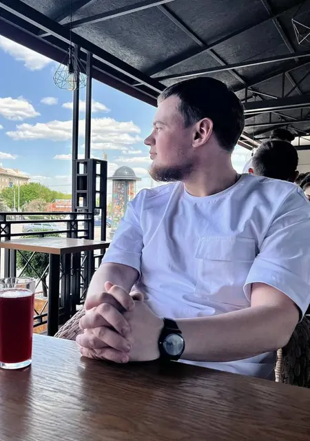 Я Иван, 28, из Москвы, ищу знакомство для общения