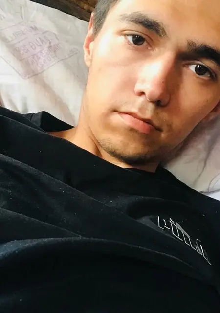 Алексей из Шадринска, мне 21, познакомлюсь для вирта