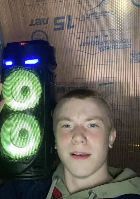 Я Арсений, 19, знакомлюсь без обязательств в Советске