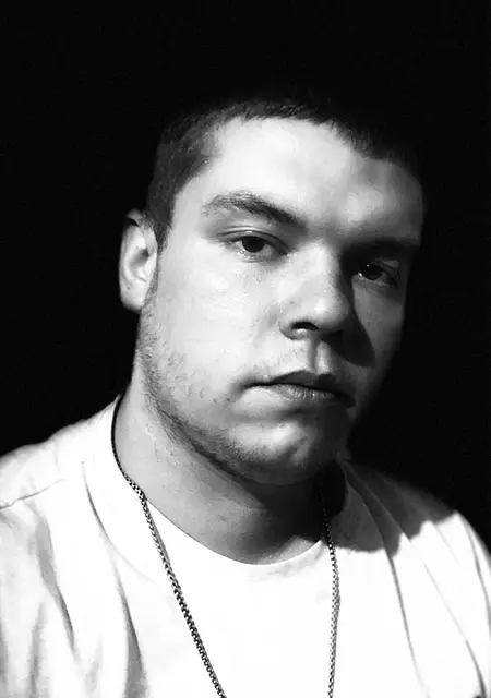 Алексей из Новомосковска, мне 27, познакомлюсь для приятного времяпровождения