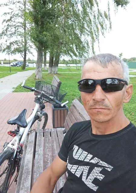 Я Андрей, 44, из Калининграда, ищу знакомства без обязательств