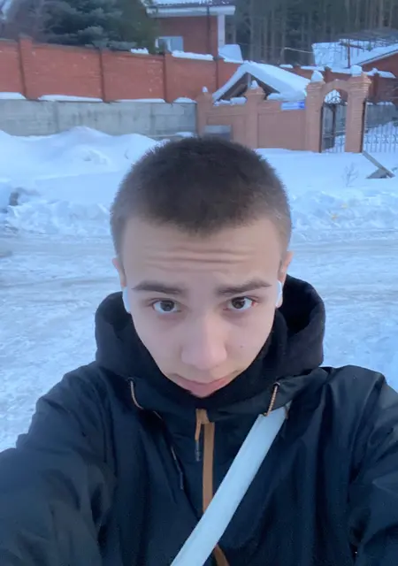 Я Владислав, 20, из Екатеринбурга, ищу знакомство для вирта