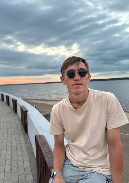 Daniil из Чебоксар, мне 21, познакомлюсь для приятного времяпровождения