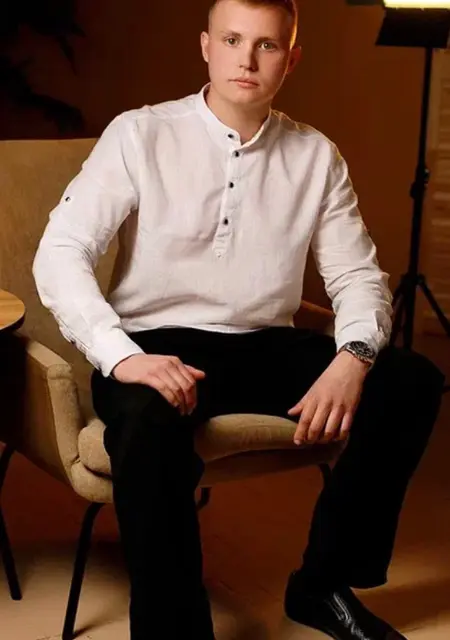 Сергей из Таганрога, мне 19, познакомлюсь для приятного времяпровождения