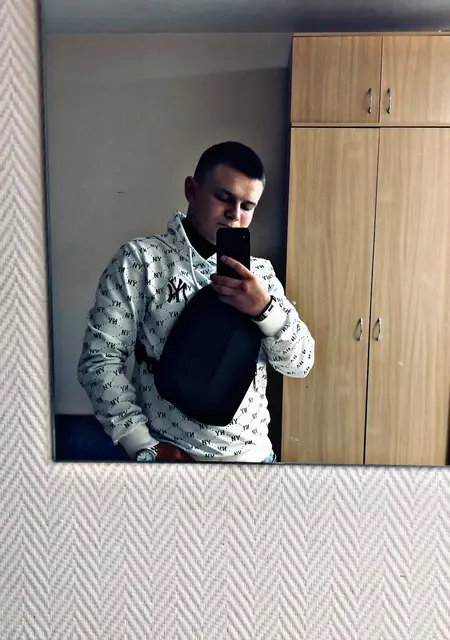 Артем из Надыма, ищу на сайте дружбу