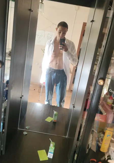 Я Кирилл, 20, из Ростова-на-Дону, ищу знакомство для вирта