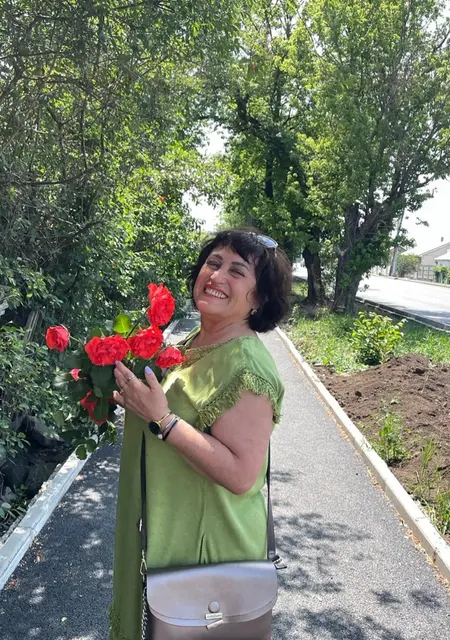 Я Aziza, 63, знакомлюсь на одну ночь в Санкт-Петербурге