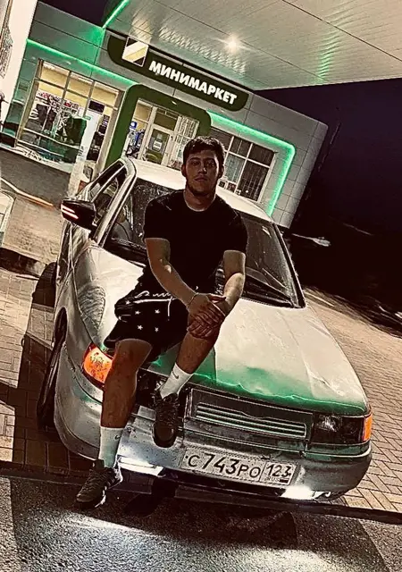 Марк из Краснодара, ищу на сайте знакомства на одну ночь