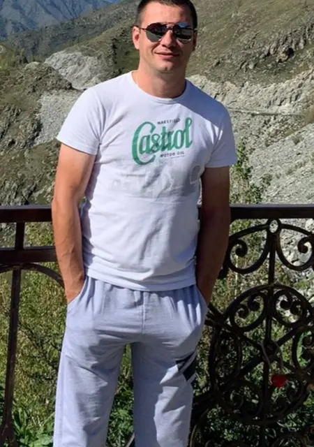 Я Макс, 40, знакомлюсь на одну ночь в Барнауле