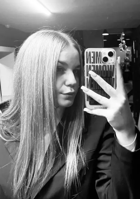 Я Вероника, 20, знакомлюсь для открытые отношения в Санкт-Петербурге