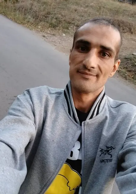 Дима из Донецка, ищу на сайте знакомства на одну ночь