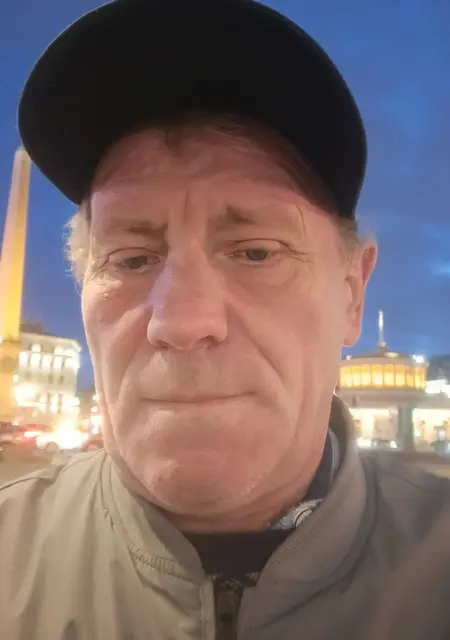 Я Александр, 60, из Санкт-Петербурга, ищу знакомство для дружбы
