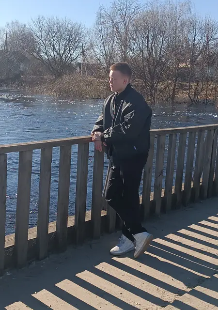 Я Владимир, 19, знакомлюсь для постоянных отношений в Новозыбкове