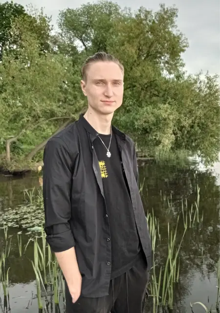 Артемий из Жуковского, мне 21, познакомлюсь для постоянных отношений