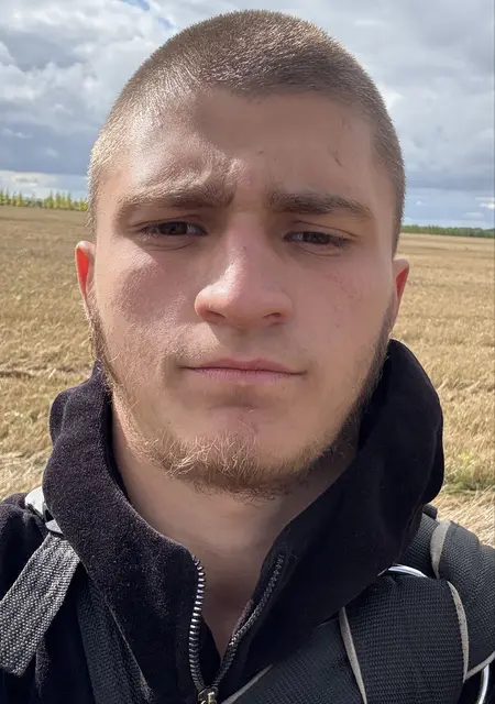 Я Курбан, 21, из Москвы, ищу знакомства без обязательств