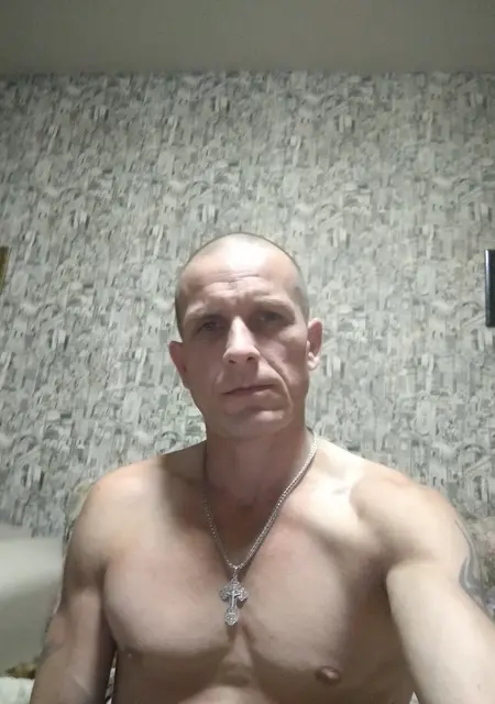 Я Артём, 44, из Ижевска, ищу знакомство для приятного времяпровождения